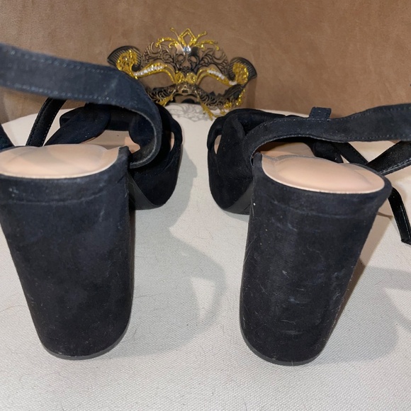 Black Suede Peep Toe Ankle Strap Platform Pumps - Size 9.5 - Picture 9 of 14